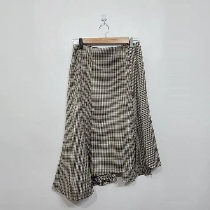 [BUNJANG] BESTI BELLI Skirt Size 67 / $2 베스띠벨리/치마/67사이즈/유145