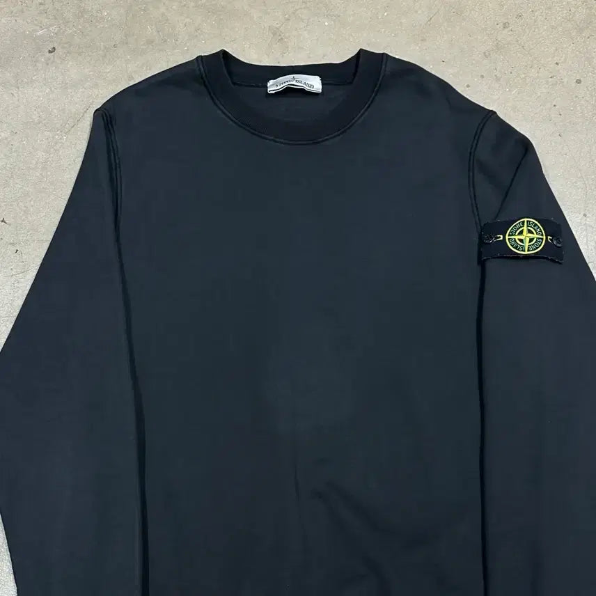 [BUNJANG] Stone Island Patch Crewneck Sweatshirt Black / L 스톤아일랜드 와펜 블랙 맨투맨