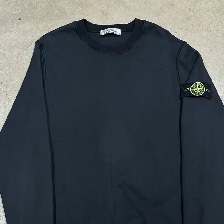 [BUNJANG] Stone Island Patch Crewneck Sweatshirt Black / L 스톤아일랜드 와펜 블랙 맨투맨
