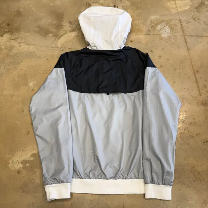 [BUNJANG] Nike Windrunner Jacket (Size M) / M 나이키 윈드러너 바람막이