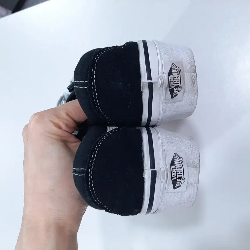 [BUNJANG] Vans Old Skool Black Sneakers / 반스 올드스쿨 블랙 스니커즈
