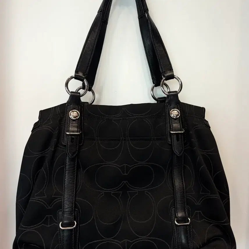 [BUNJANG] Coach Black Signature Shoulder Bag / 코치 블랙 시그니처 숄더백