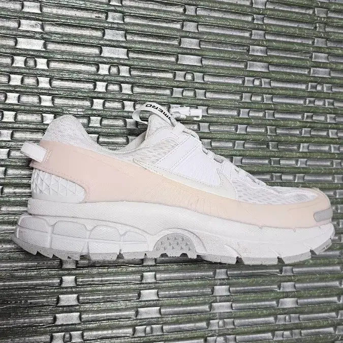 [BUNJANG] Nike Vomero White Sneakers (275mm) / 나이키 보메로 화이트 운동화 275mm