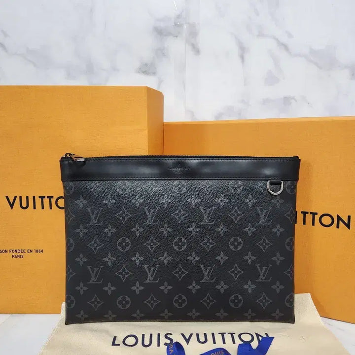 [BUNJANG] Louis Vuitton Pochette Monogram Eclipse Clutch / 루이비통 포쉐트 모노그램 이클립스 정품 클러치