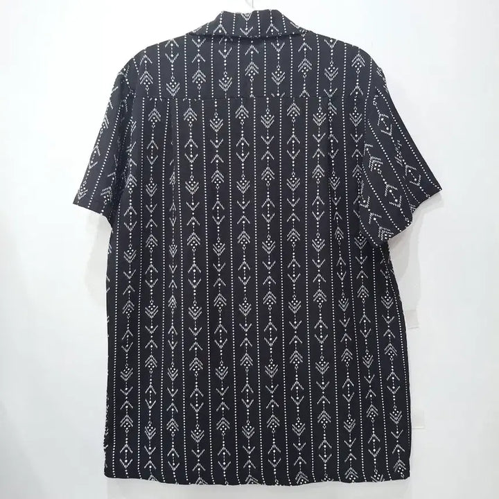 [BUNJANG] Black Pattern Short Sleeve Shirt / 블랙 패턴 반팔 남방 셔츠