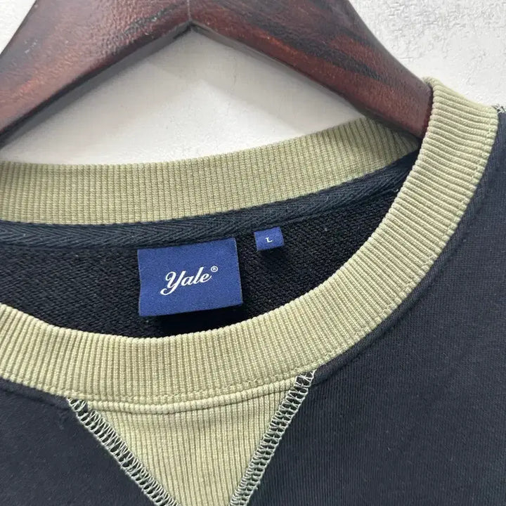[BUNJANG] Arabian Vintage Yale Sweatshirt Black / [만원 아라비아빈티지] Yale 예일 블랙 맨투맨 100