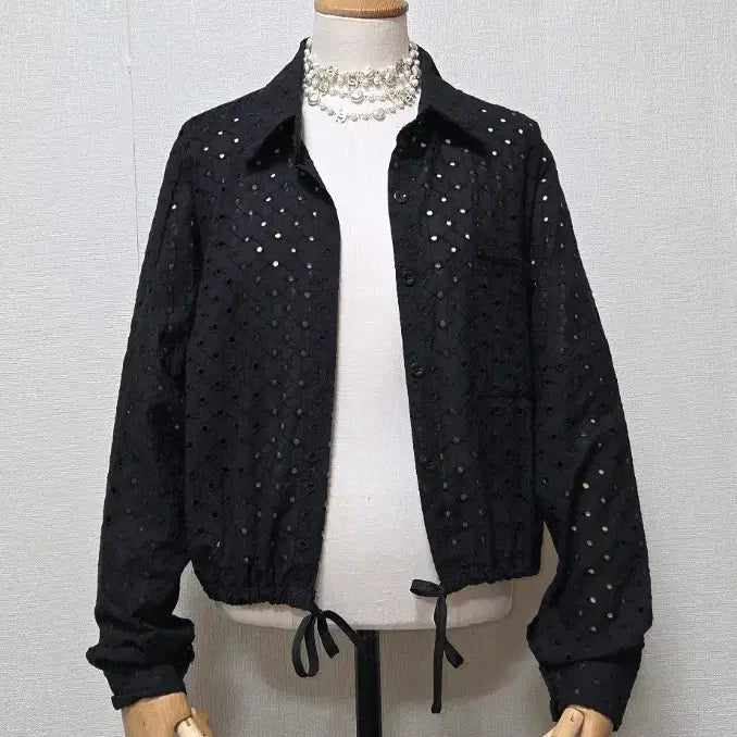 [BUNJANG] Punching Shirt Blouse / 펀칭 셔츠형 블라우스