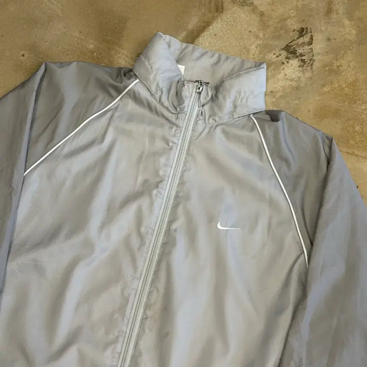 [BUNJANG] Nike Grey Windbreaker Jacket L / L 나이키 그레이 바람막이