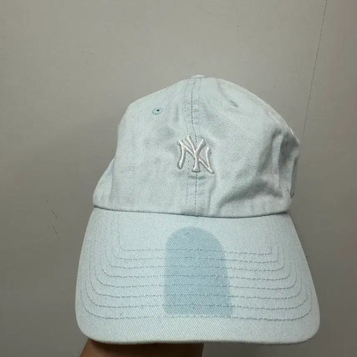 [BUNJANG] MLB New York Yankees Denim Ball Cap / [만원 아라비아빈티지] MLB 뉴욕 양키스 데님 볼캡