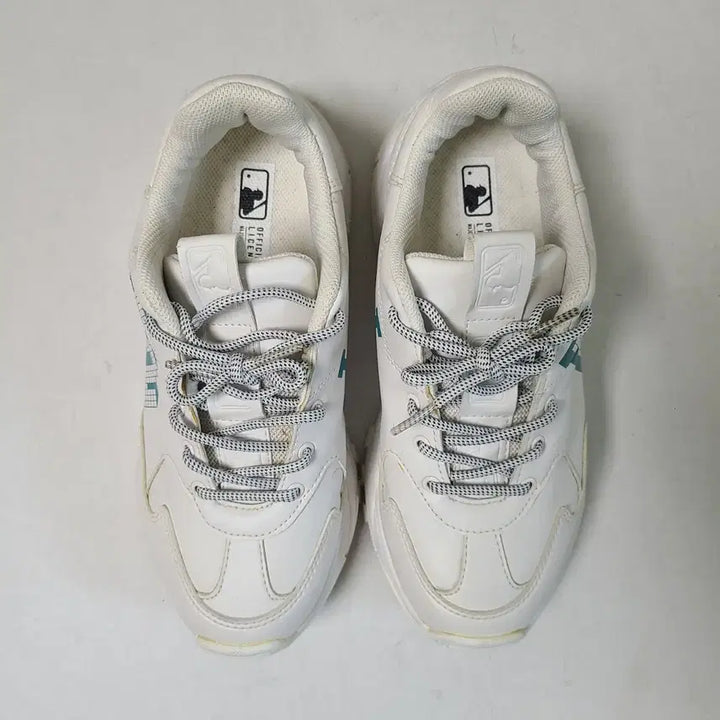[BUNJANG] MLB Sneakers 245mm / (무료배송) 245mm MLB 스니커즈