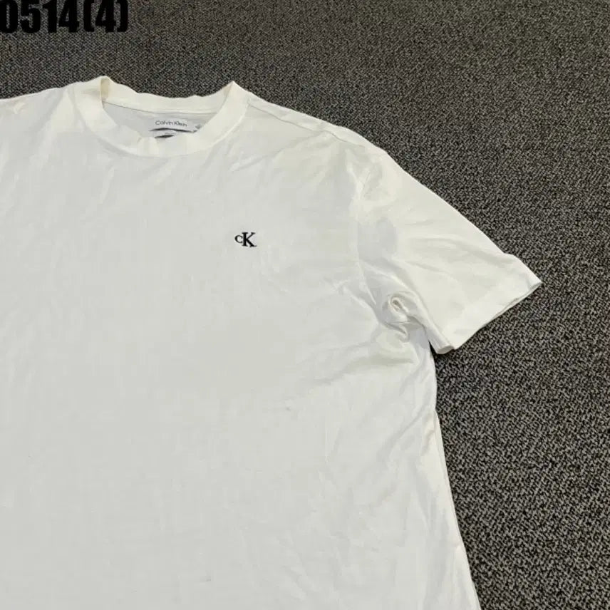 [BUNJANG] Calvin Klein CK Logo White T-Shirt / 캘빈클라인 CK 로고 흰색 반팔티