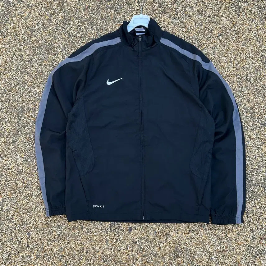[BUNJANG] Nike Black Windbreaker Jacket / 나이키 블랙 바람막이