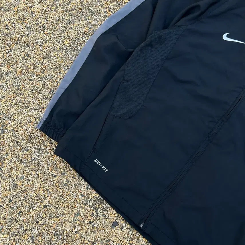 [BUNJANG] Nike Black Windbreaker Jacket / 나이키 블랙 바람막이