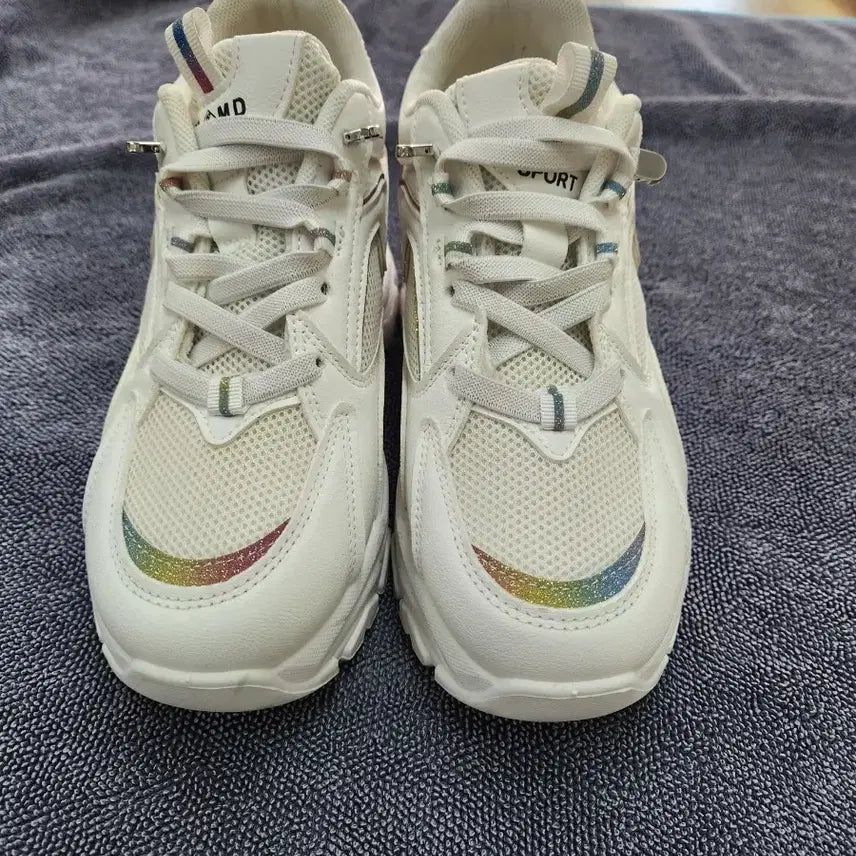 [BUNJANG] Unique Pearl Material Height-Increasing Sneakers / 단골언니 유니크 펄소재 키높이 스니커즈(38)