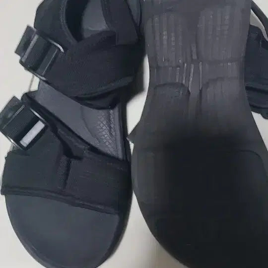 [BUNJANG] Black Sandals (250) / 검정샌달~~~250