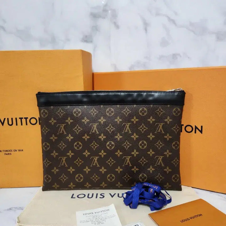 [BUNJANG] Louis Vuitton Monogram Discovery Clutch Full Set / 루이비통 디스커버리 모노그램 클러치 풀세트