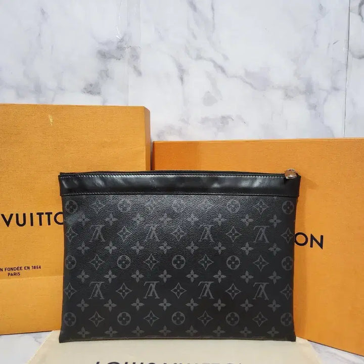 [BUNJANG] Louis Vuitton Pochette Monogram Clutch Black / 루이비통 포쉐트 모노그램 클러치 블랙