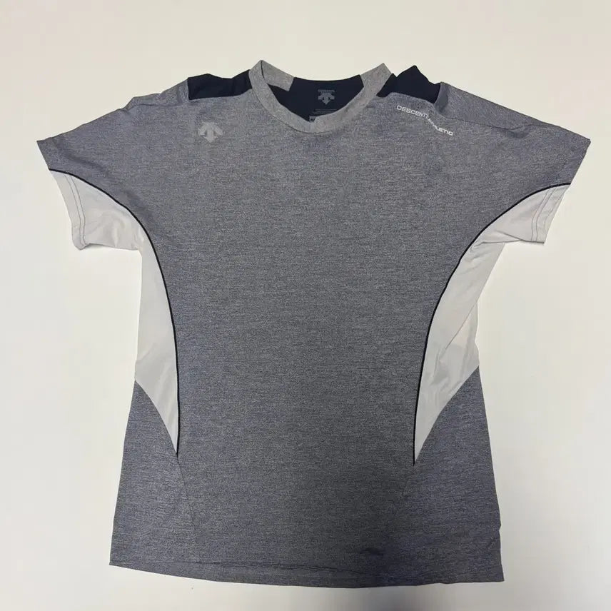 [BUNJANG] Descente Training Functional Short Sleeve T-Shirt Gray M / 데상트 트레이닝 기능성 반팔 티셔츠 그레이 M