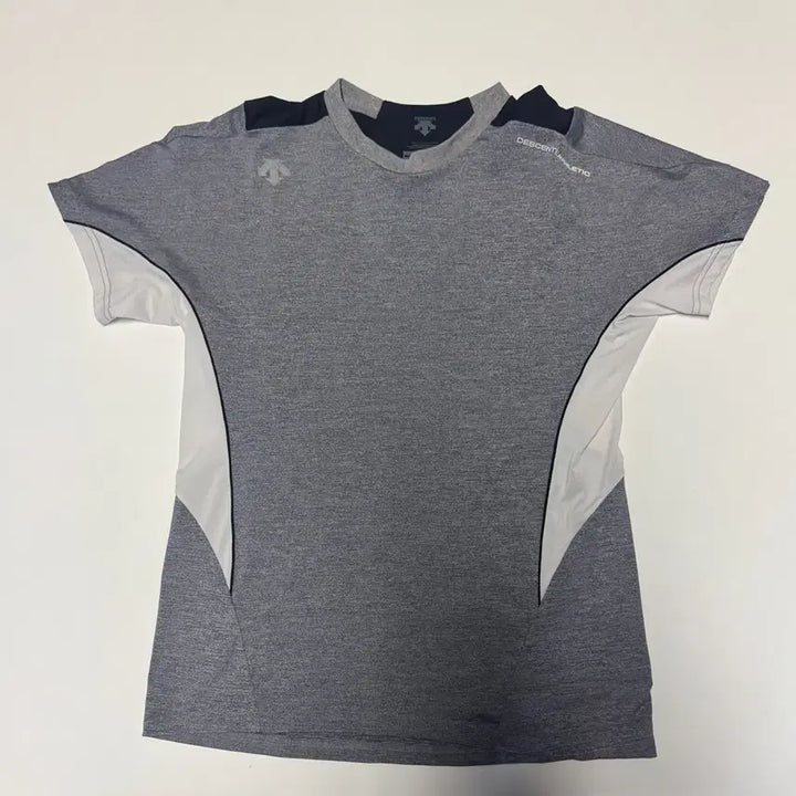 [BUNJANG] Descente Training Functional Short Sleeve T-Shirt Gray M / 데상트 트레이닝 기능성 반팔 티셔츠 그레이 M