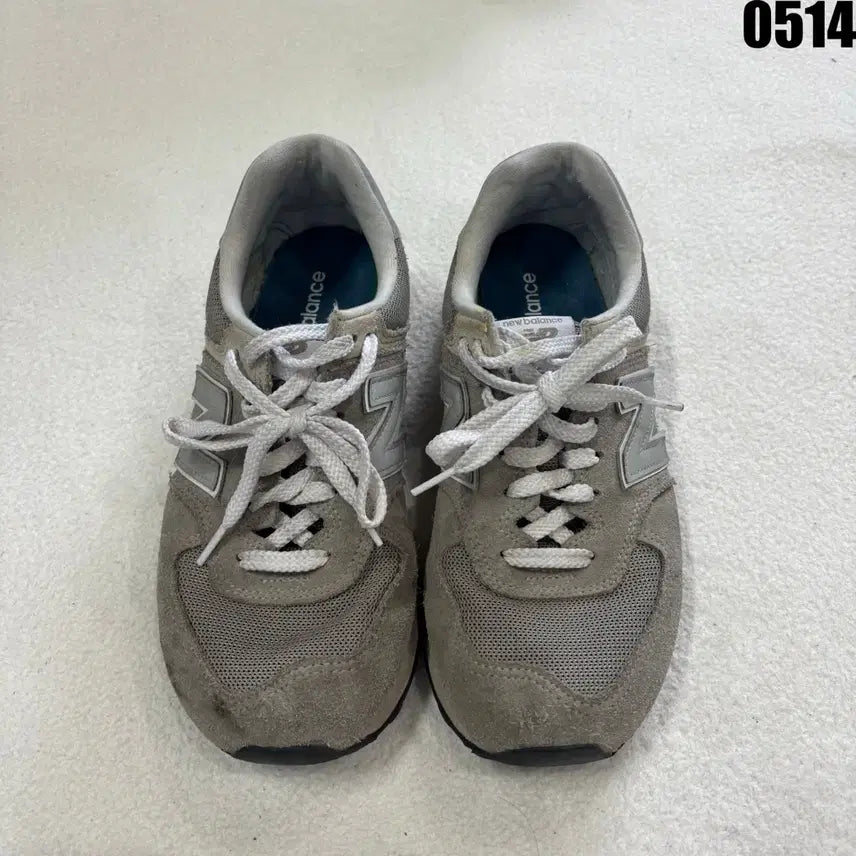 [BUNJANG] New Balance 574 Grey Suede Sneakers (260mm) / 뉴발란스 574 그레이 스웨이드 운동화 260