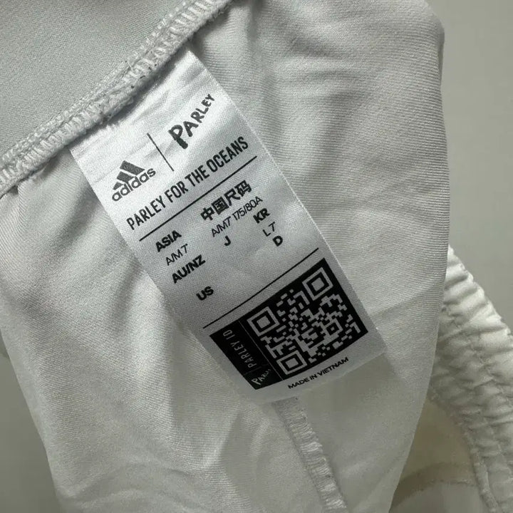 [BUNJANG] Adidas Parley Shorts White L7 / [만원 아라비아빈티지]아디다스 Parley 반바지 화이트 L7