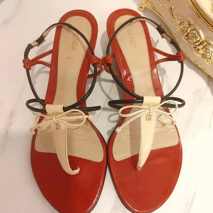 [BUNJANG] Fendi Sandals / 정품- 펜디 샌들
