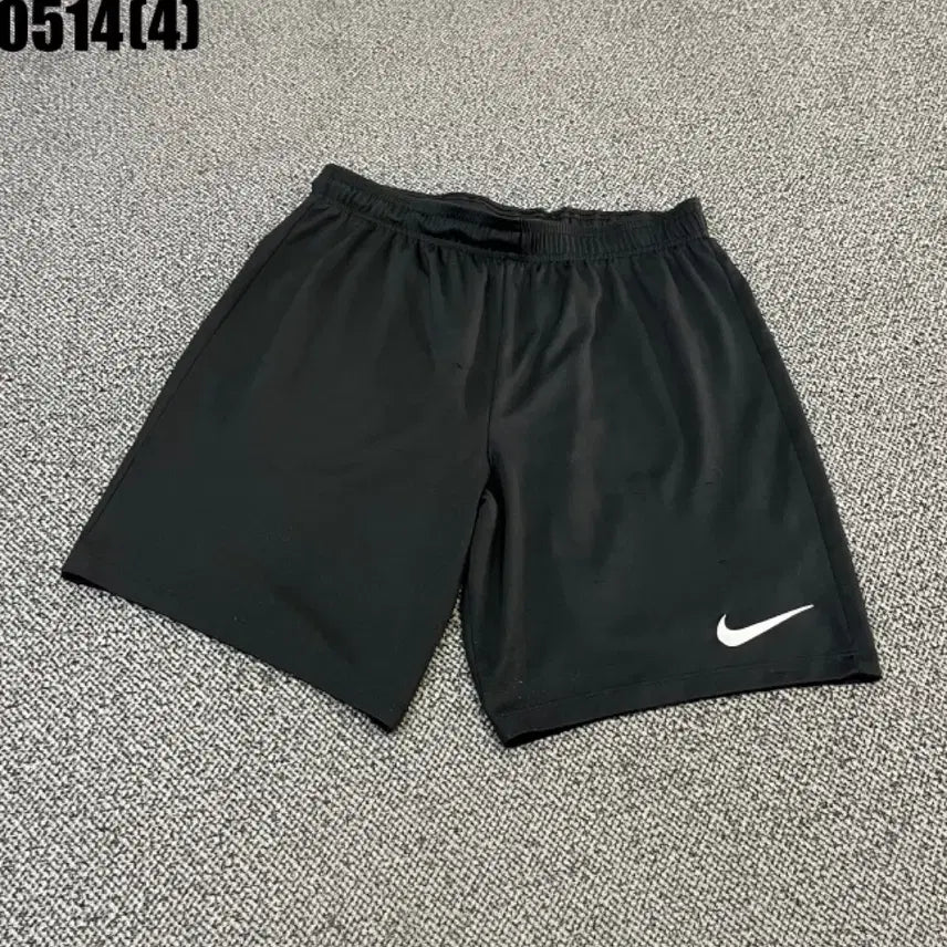 [BUNJANG] Nike Black Shorts Swoosh Logo / 나이키 블랙 반바지 스우시 로고