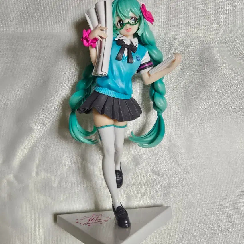 [BUNJANG] Hatsune Miku Luminastar 16th Anniversary Figure (Buta Ver.) / 하츠네 미쿠 루미나스타 16주년 기념 피규어 부타 ver.