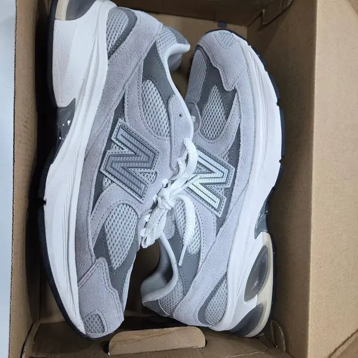 [BUNJANG] New Balance 2010 Sneakers / 뉴발란스 2010