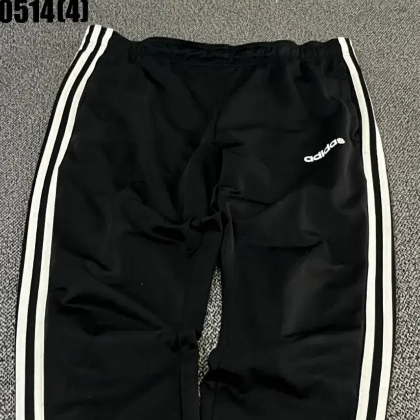[BUNJANG] Adidas Three-Stripes Track Pants Black / 아디다스 삼선 트레이닝 바지 블랙