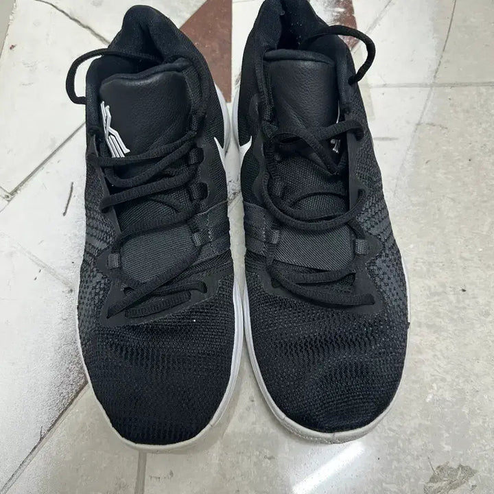 [BUNJANG] Nike Kyrie Flytrap Black / 나이키 카이리 플라이트랩 블랙