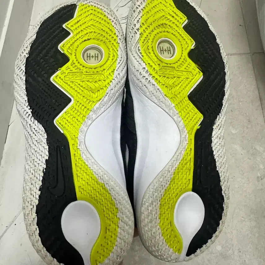 [BUNJANG] Nike Kyrie Flytrap Black / 나이키 카이리 플라이트랩 블랙