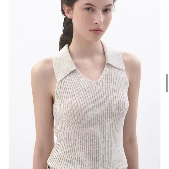 [BUNJANG] Aviamoh Halterneck Knit Top / 아비에무아 홀터넥 니트 탑