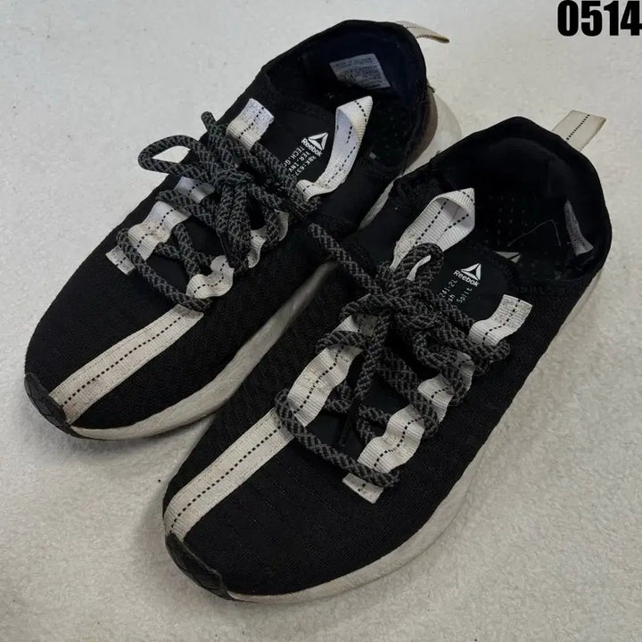 [BUNJANG] Reebok Black Running Shoes 240 / 리복 검정색 운동화 런닝화 스타일 240
