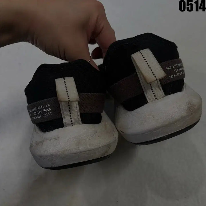 [BUNJANG] Reebok Black Running Shoes 240 / 리복 검정색 운동화 런닝화 스타일 240