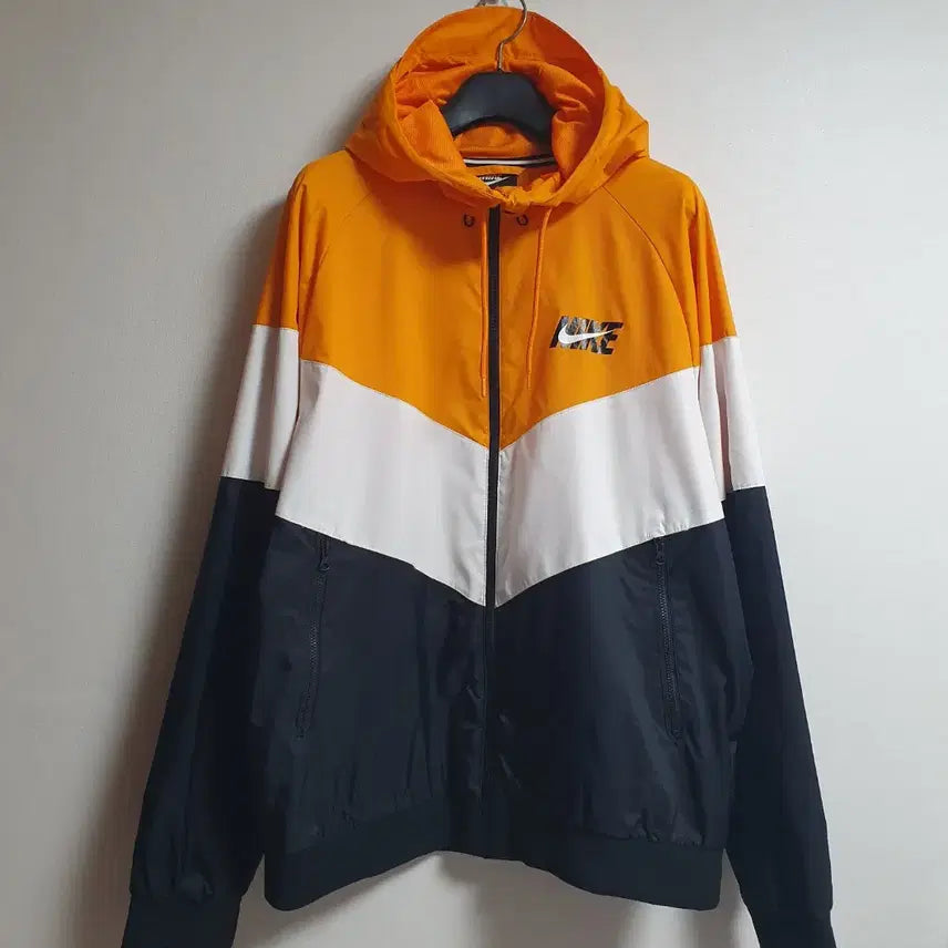 [BUNJANG] Nike Windrunner Colorblock Hooded Jacket Orange / 나이키 윈드러너 바람막이 자켓 오렌지 105