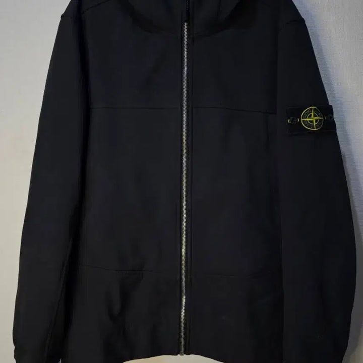 [BUNJANG] Stone Island Softshell Hooded Jacket - Size L / 정품 스톤아일랜드 소프트쉘 후드 자켓 100/L