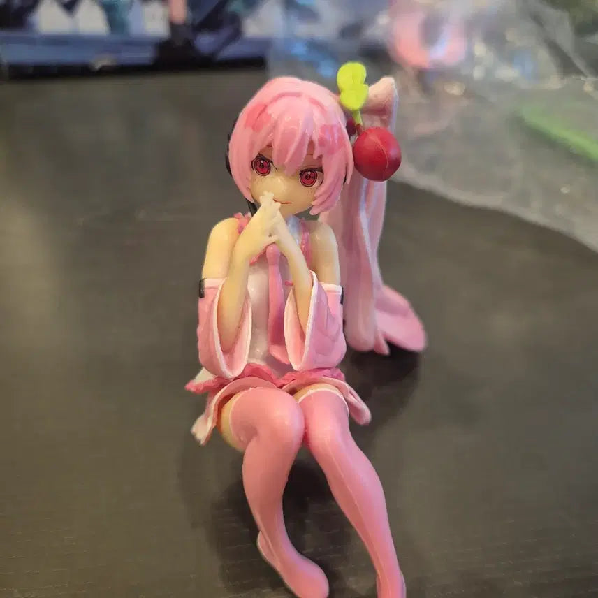 [BUNJANG] Pink Anime Character Figure / 핑크색 애니메이션 캐릭터 피규어