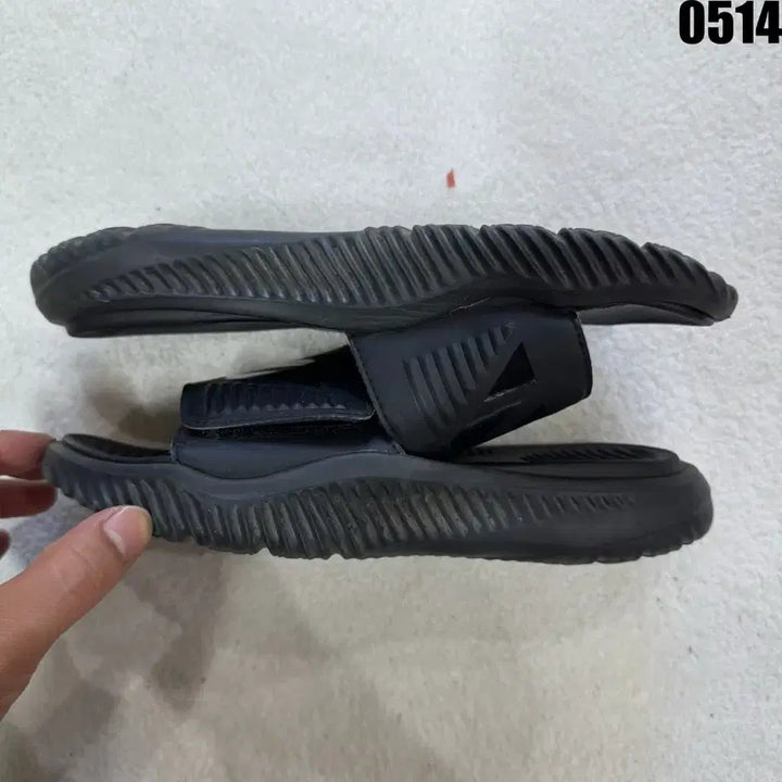 [BUNJANG] Adidas Black Slides 235 / 아디다스 검정 슬리퍼 235