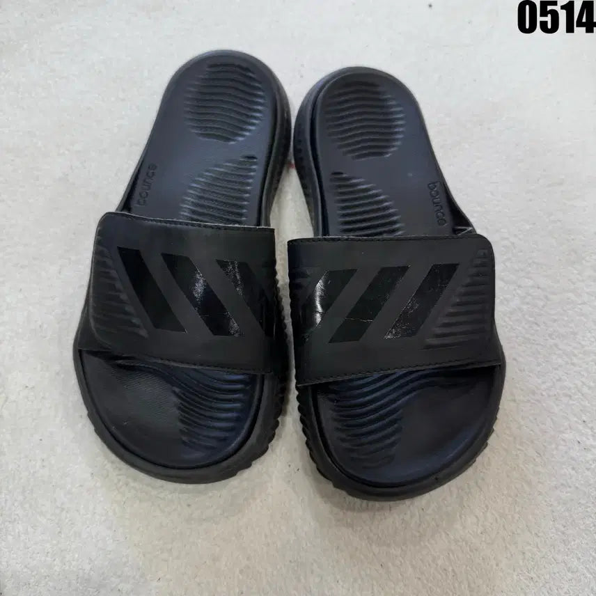 [BUNJANG] Adidas Black Slides 235 / 아디다스 검정 슬리퍼 235