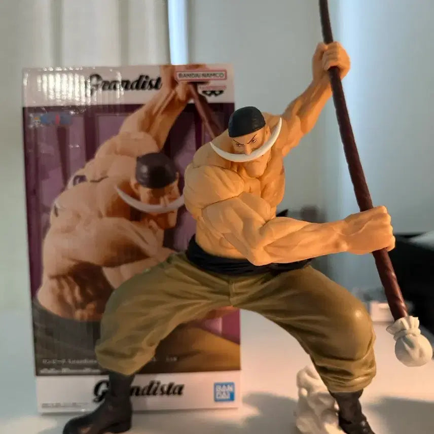 [SOLD OUT] [정품]반다이 원피스 흰수염 Grandista 피규어