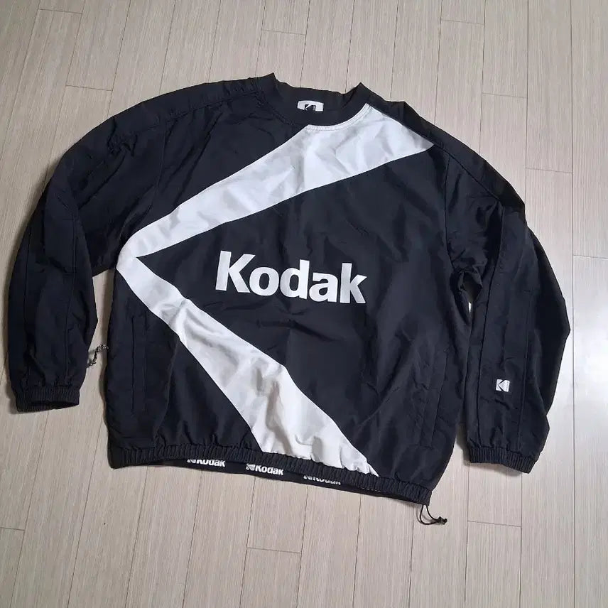 [SOLD OUT] 코닥 블랙 바람막이 풀오버
