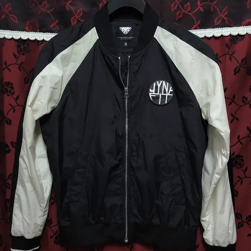 [BUNJANG] Dynafit Colorblock Bomber Jacket M / 다이나핏 블랙 화이트 배색 봄버 자켓 M