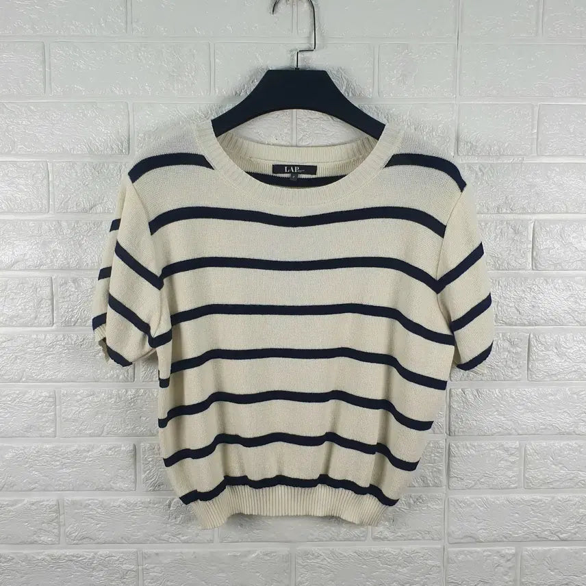 [BUNJANG] FLAP Round Neck Cropped Knit / [F]LAP 랩 크롭 라운드 니트
