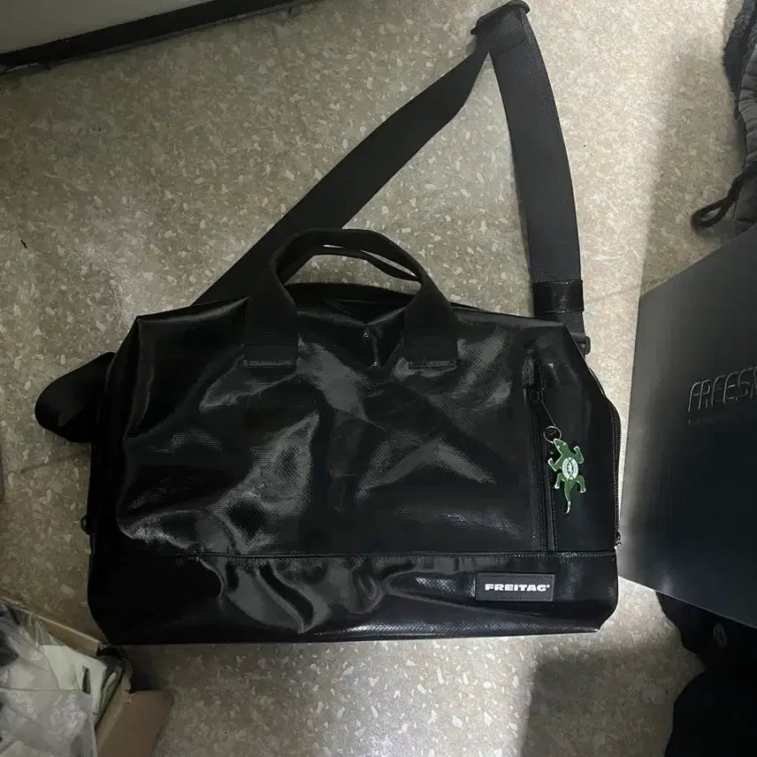 [BUNJANG] Freitag Roy All Black Messenger Bag / 프라이탁 로이 올검