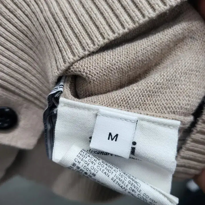 [BUNJANG] Heart Logo Beige Cardigan (M) / 하트 로고 베이지 가디건M