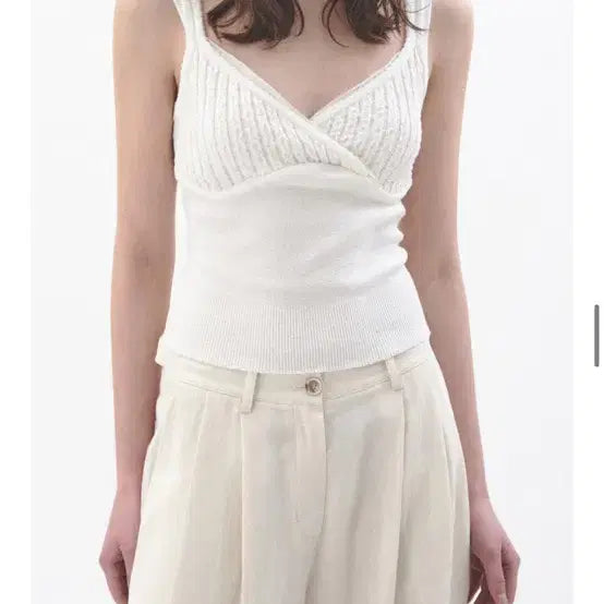 [BUNJANG] Abraam Layered Cable Knit Sleeveless Top / 아비에무아 레이어드 케이블 니트 슬리브리스