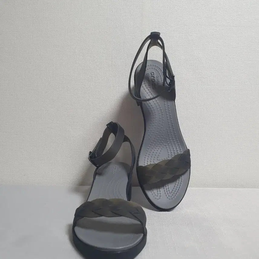 [BUNJANG] Crocs Isabella Platform Block Heel Sandals Clear Black / 240mm 크록스 이자벨라 블록힐 샌들 클리어 블랙