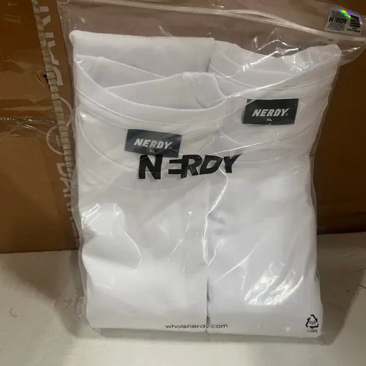 [BUNJANG] NERDY T-Shirt White/Black / (새상품) 널디 티셔츠 화이트/화이트