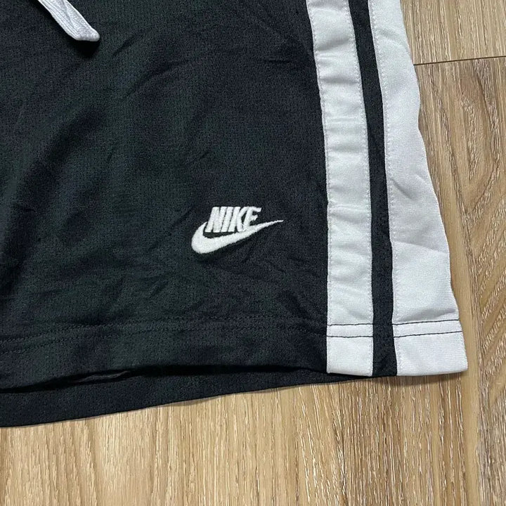 [BUNJANG] Nike Old School Track Shorts / 나이키 올드스쿨 반바지 L